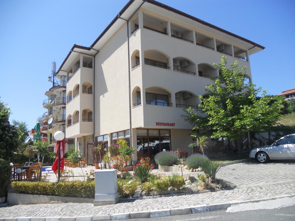Hotel Sea Vista Sveti Vlas Bagian luar foto
