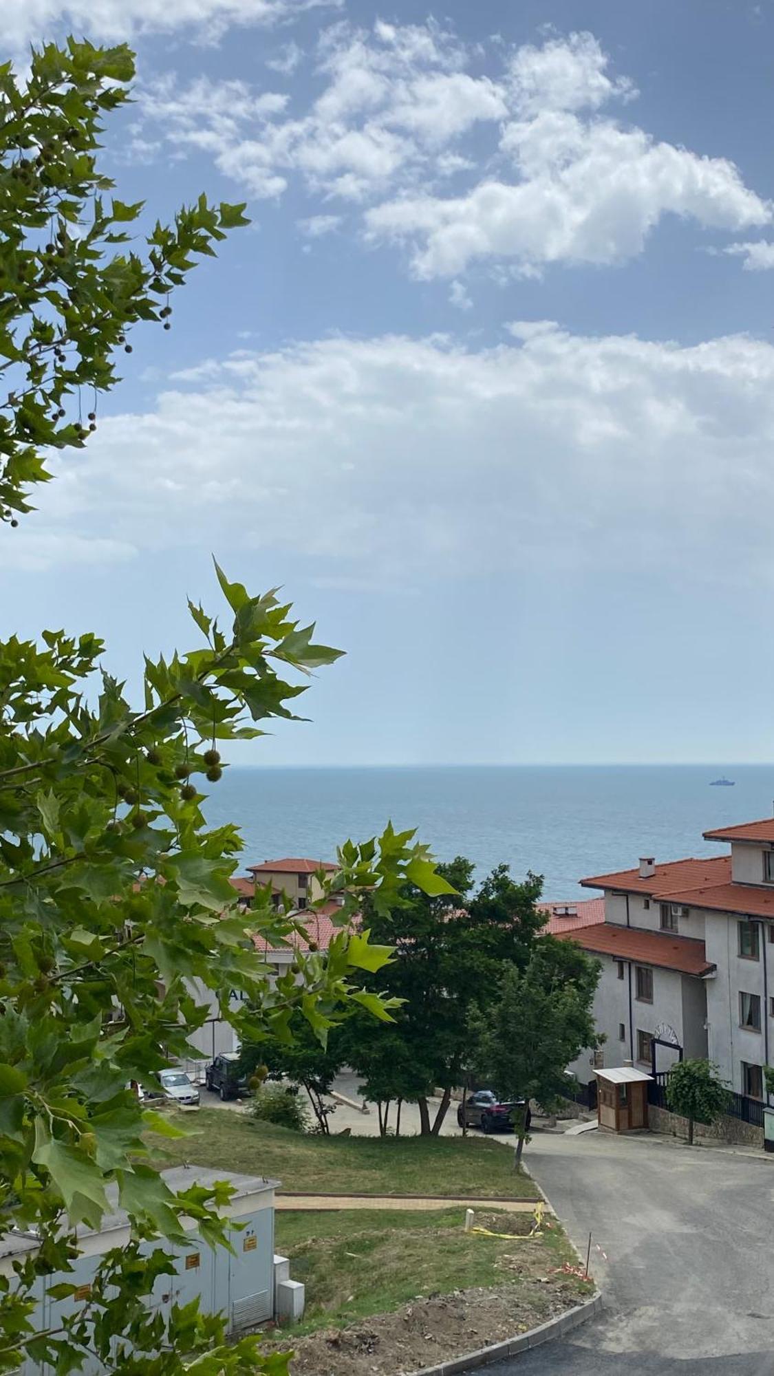 Hotel Sea Vista Sveti Vlas Bagian luar foto