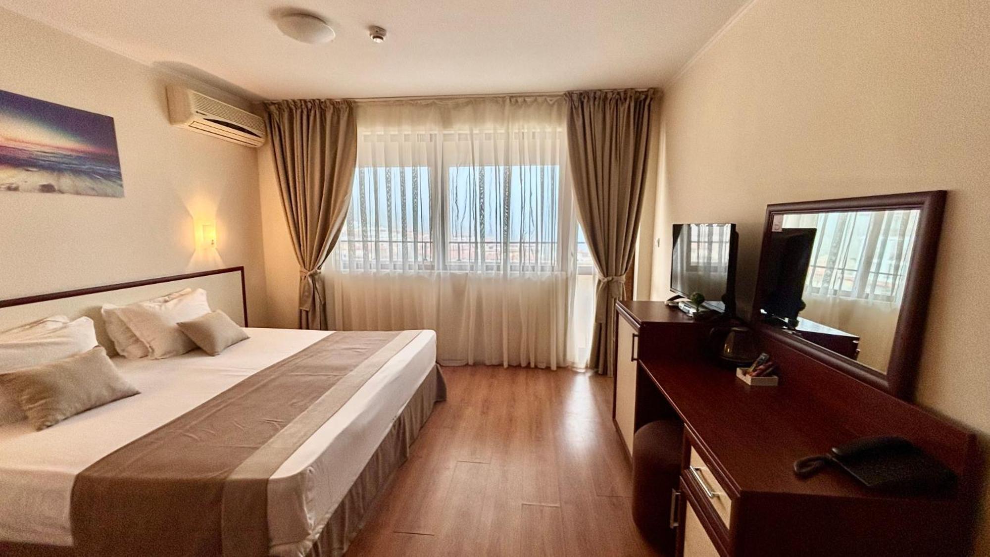 Hotel Sea Vista Sveti Vlas Bagian luar foto