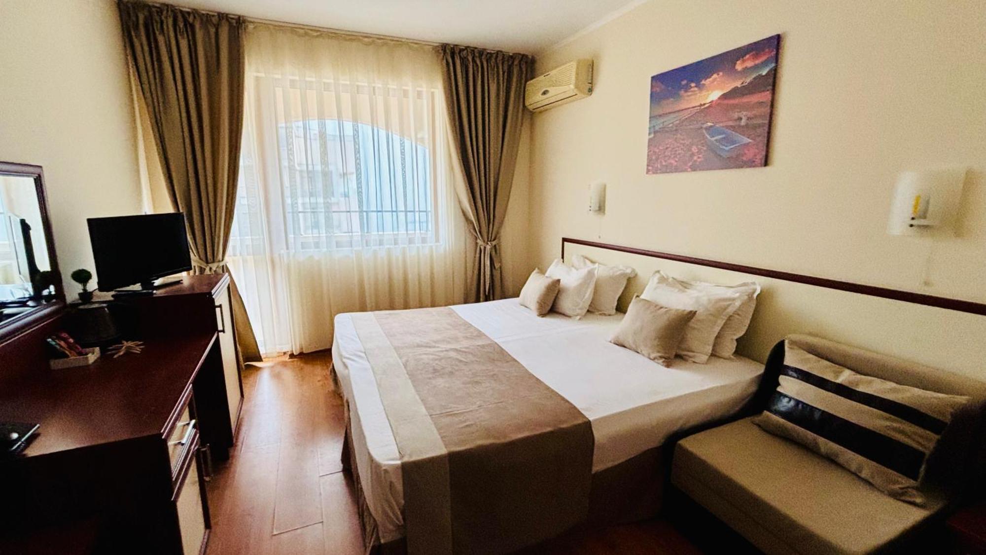 Hotel Sea Vista Sveti Vlas Bagian luar foto