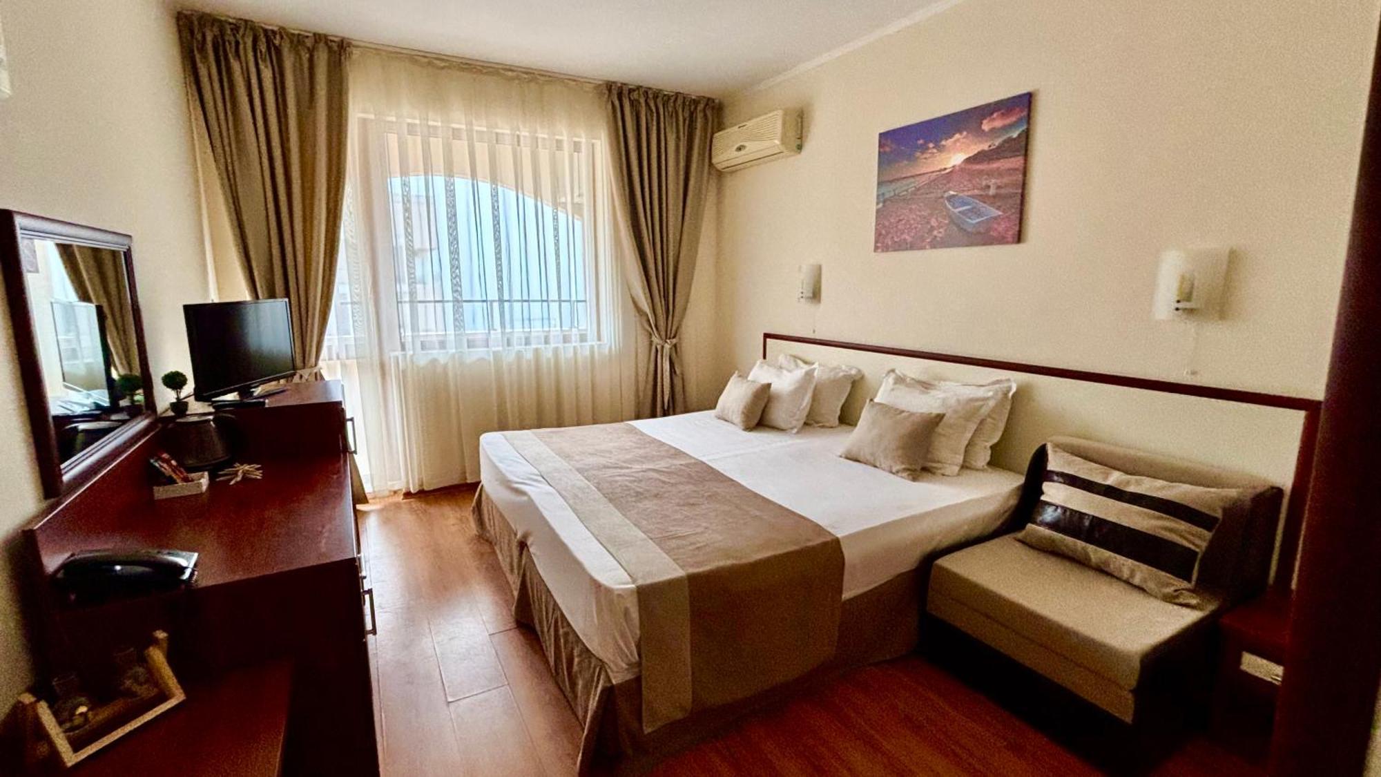 Hotel Sea Vista Sveti Vlas Bagian luar foto
