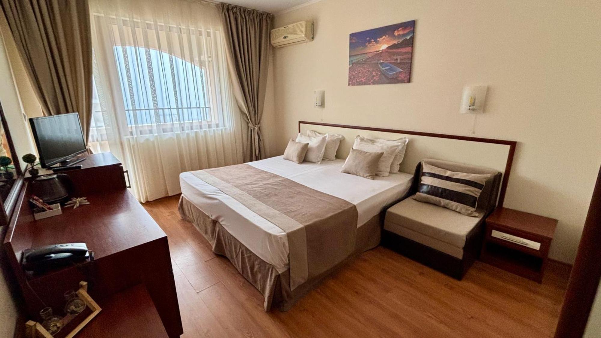 Hotel Sea Vista Sveti Vlas Bagian luar foto