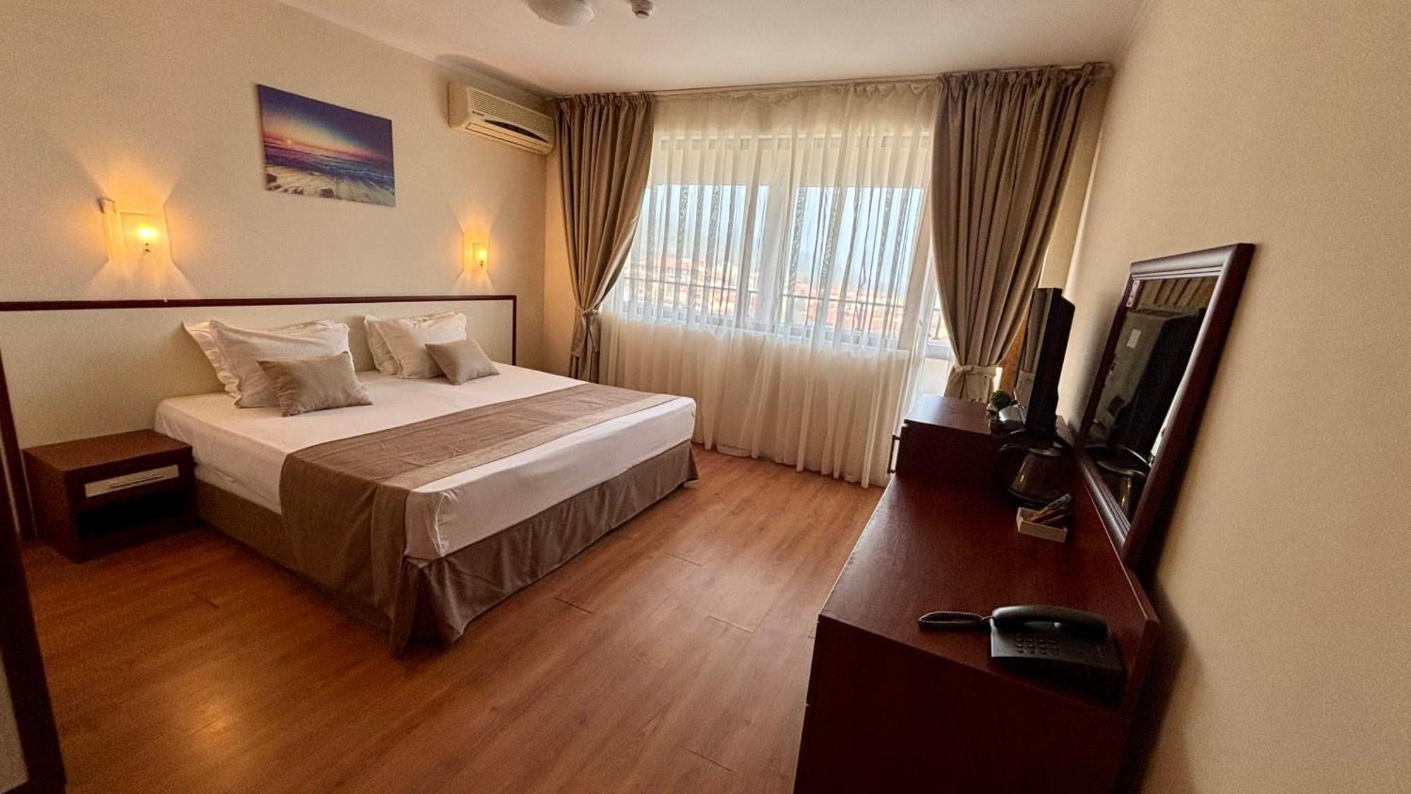 Hotel Sea Vista Sveti Vlas Bagian luar foto