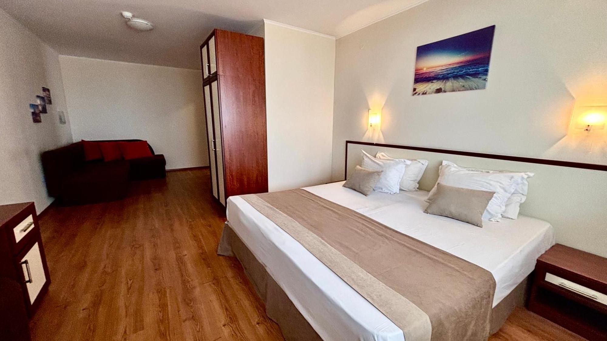 Hotel Sea Vista Sveti Vlas Bagian luar foto