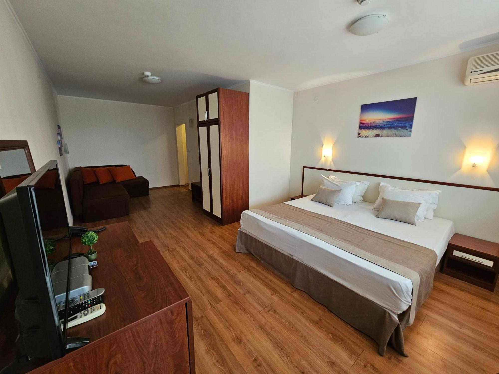 Hotel Sea Vista Sveti Vlas Bagian luar foto