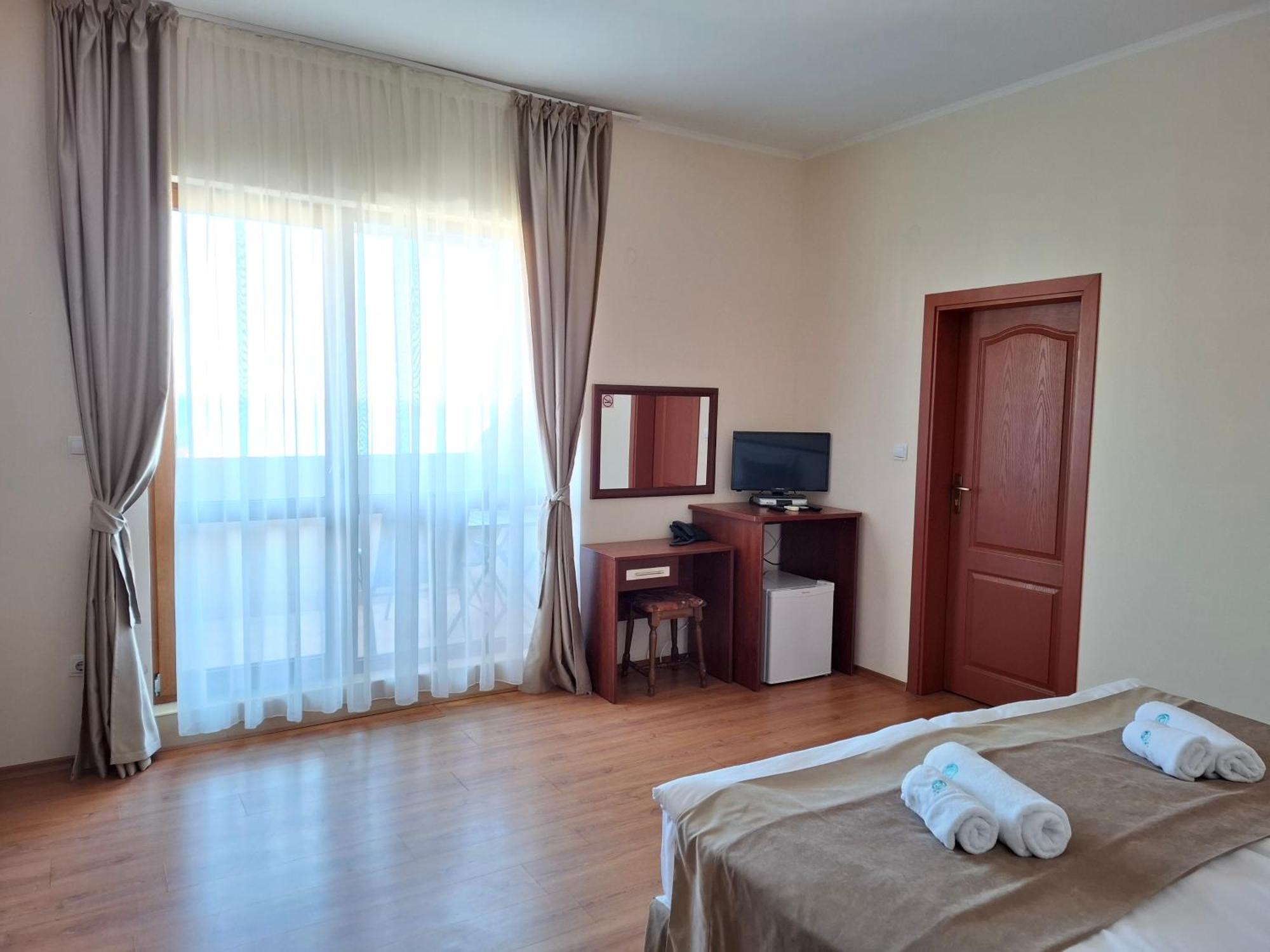 Hotel Sea Vista Sveti Vlas Bagian luar foto