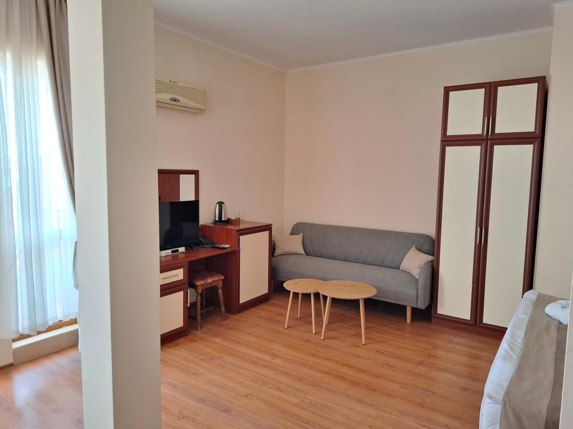 Hotel Sea Vista Sveti Vlas Bagian luar foto