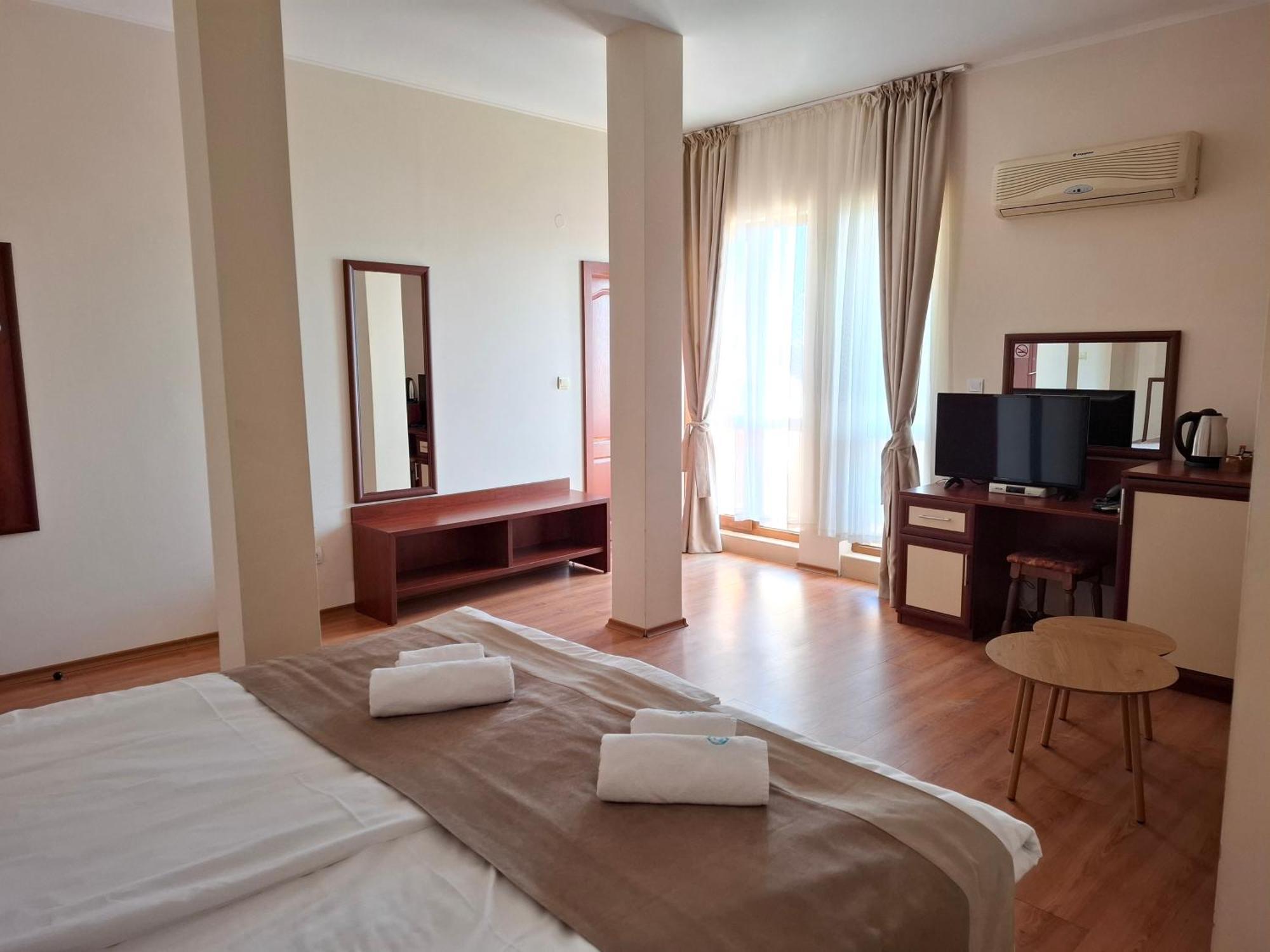 Hotel Sea Vista Sveti Vlas Bagian luar foto