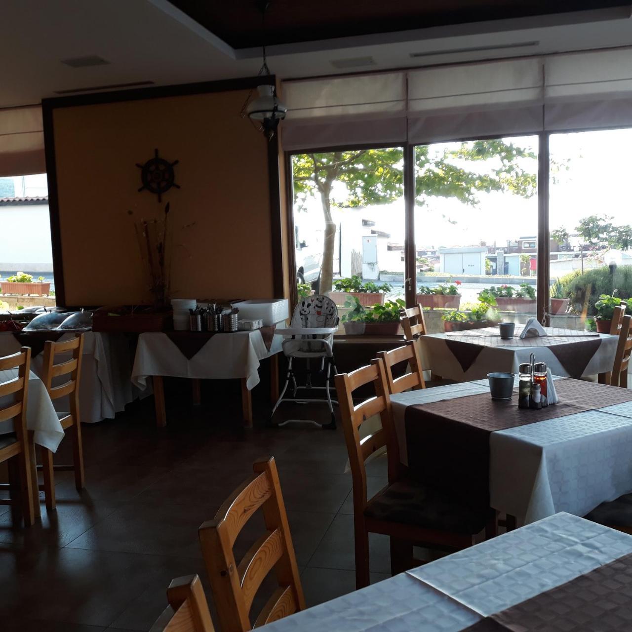 Hotel Sea Vista Sveti Vlas Bagian luar foto