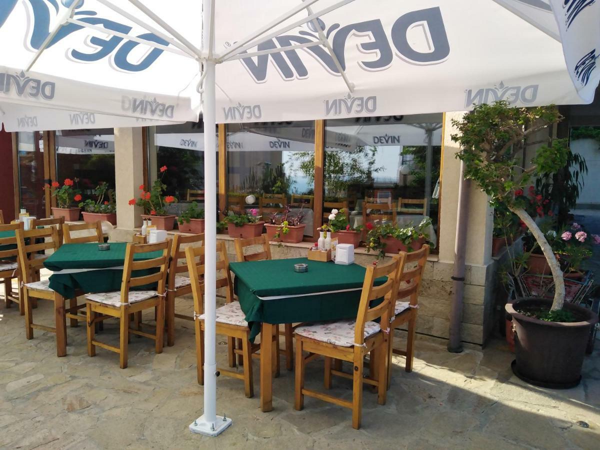 Hotel Sea Vista Sveti Vlas Bagian luar foto