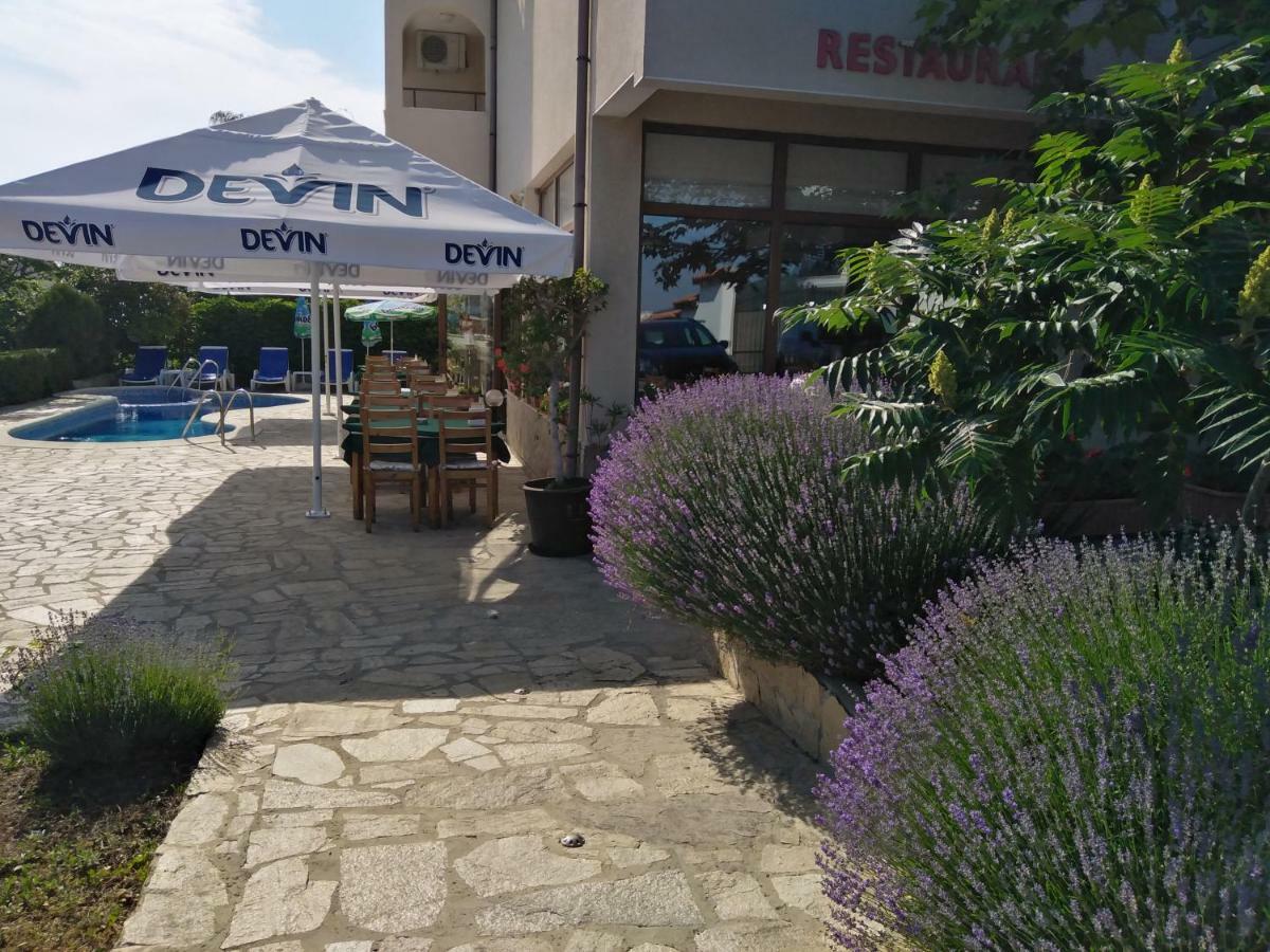 Hotel Sea Vista Sveti Vlas Bagian luar foto