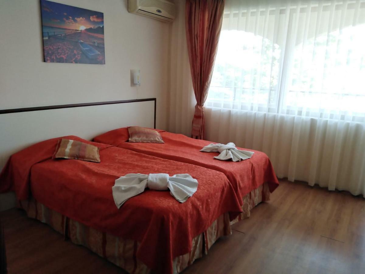 Hotel Sea Vista Sveti Vlas Bagian luar foto