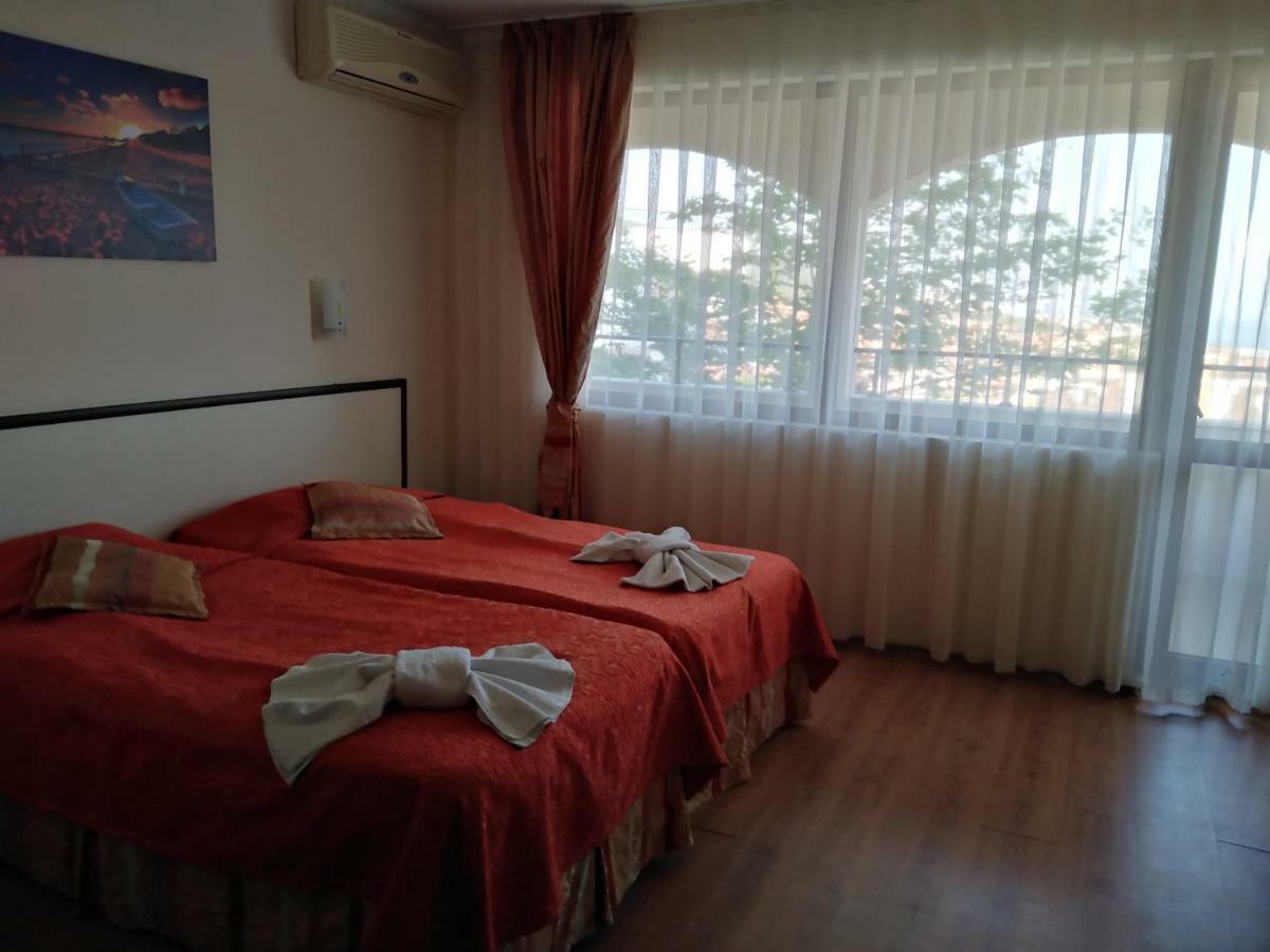 Hotel Sea Vista Sveti Vlas Bagian luar foto